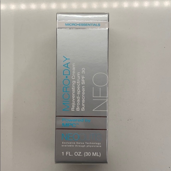 neocutis micro day rejuvenating cream spf 30